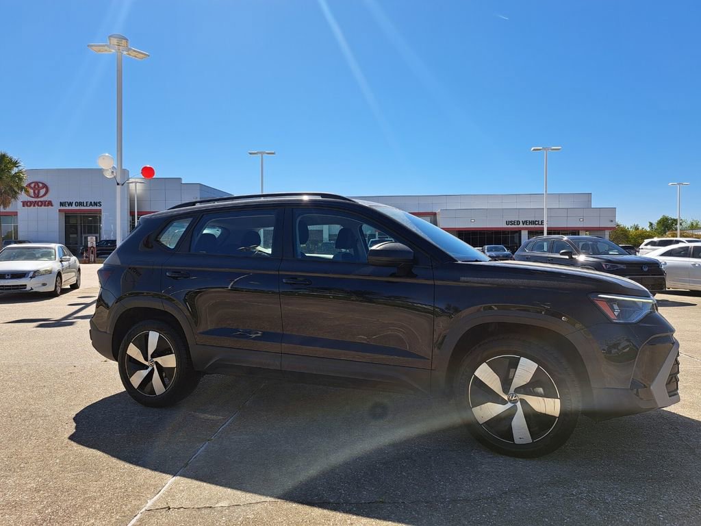 Used 2025 Volkswagen Taos S AWD/4WD image 3
