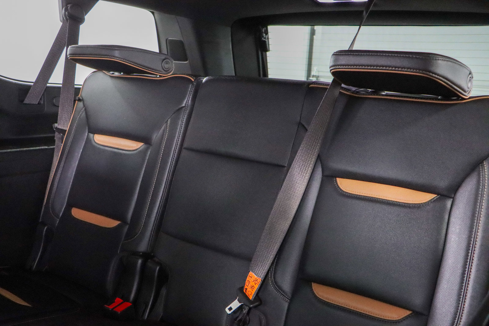 Used 2024 GMC Yukon XL AT4 w/ Technology Package image 29