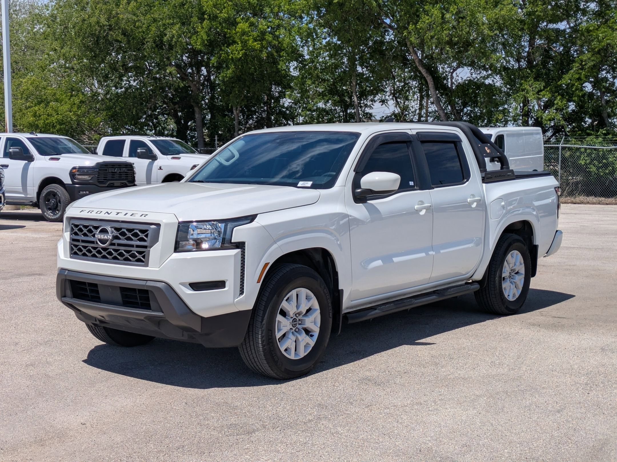 Used 2022 Nissan Frontier SV w/ Technology Package image 7