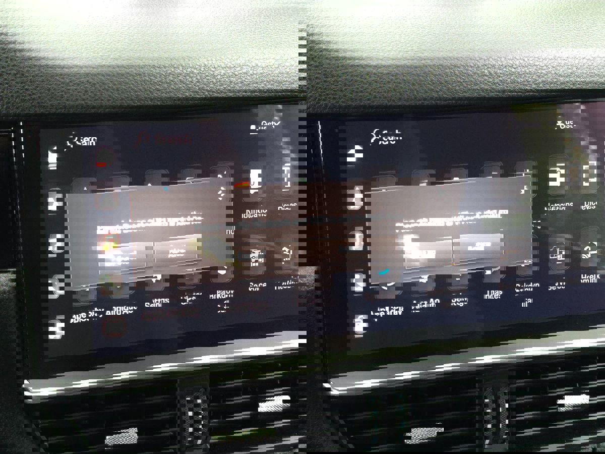 Used 2023 Porsche Cayenne Platinum Edition image 48