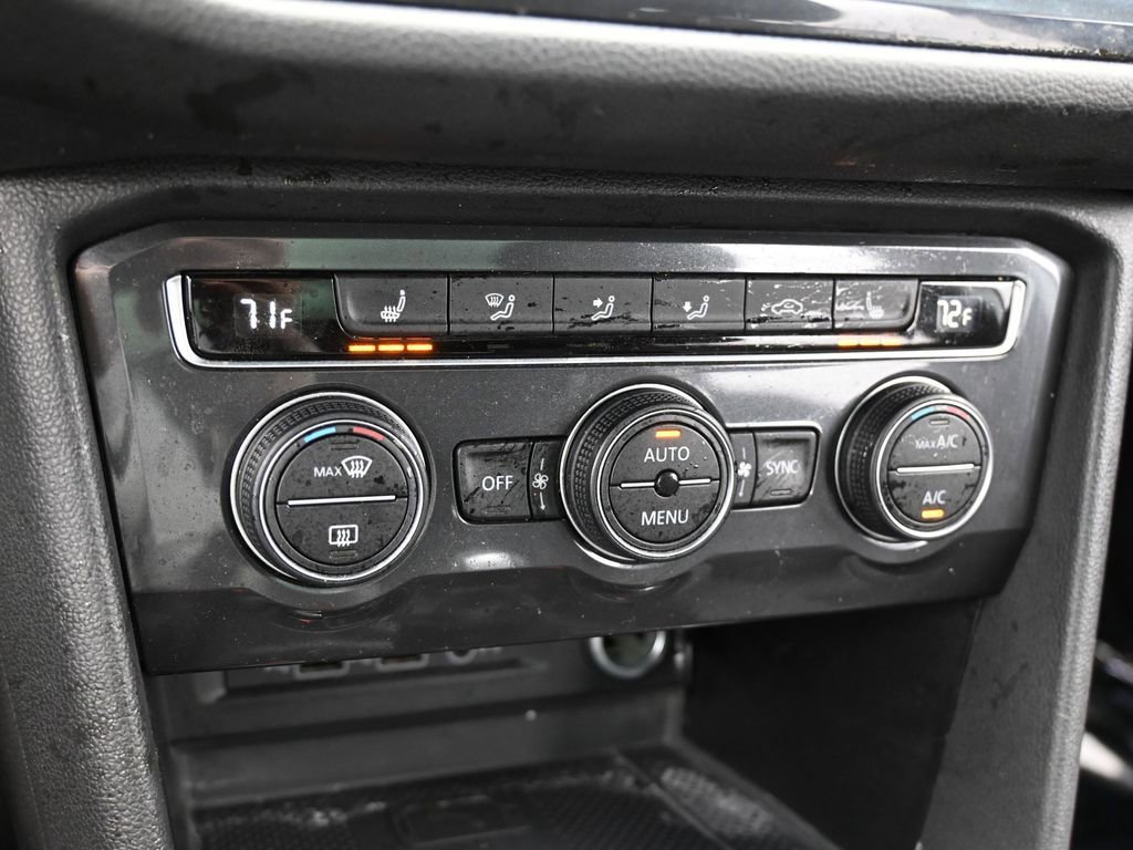 Used 2020 Volkswagen Tiguan SE R-Line image 19