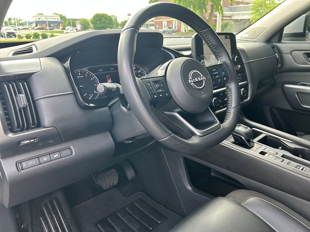 Used 2022 Nissan Pathfinder SL w/ SL Premium Package FWD image 11