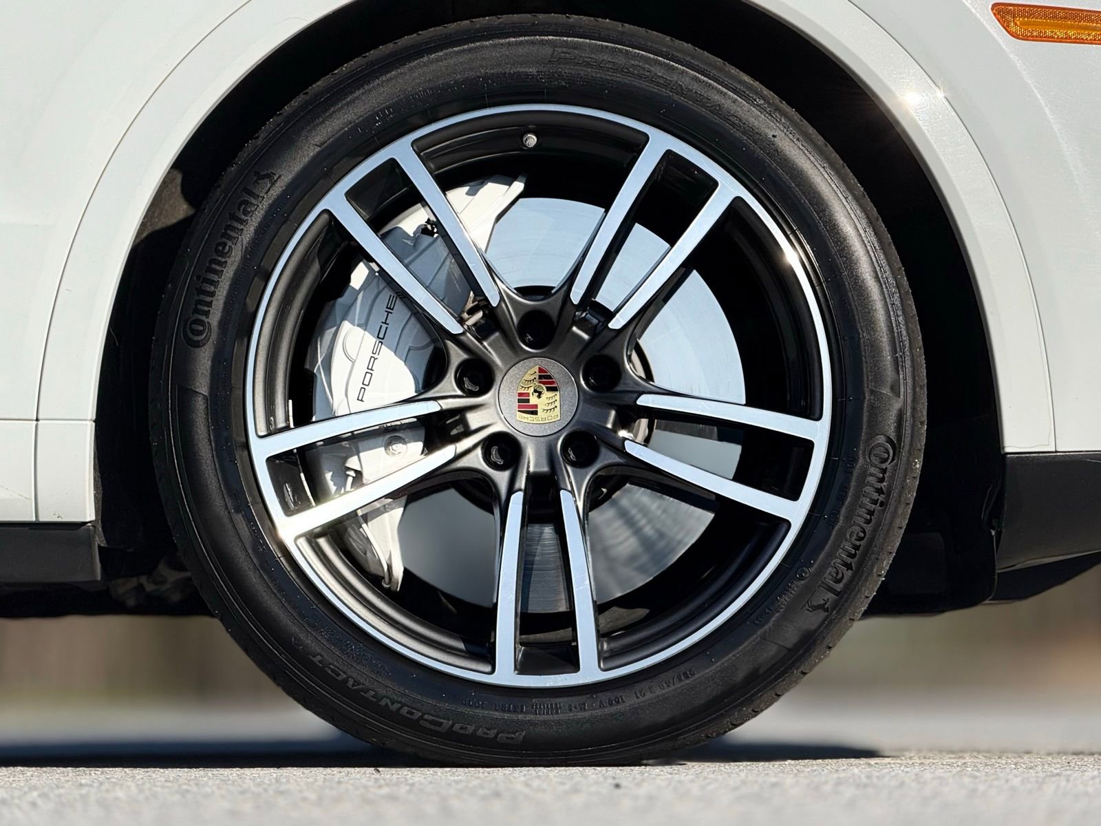 Used 2019 Porsche Cayenne Turbo image 20