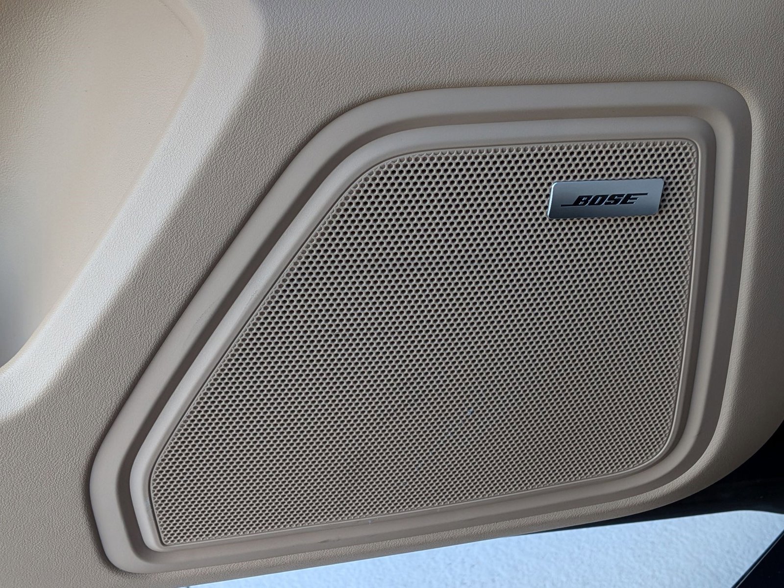 Certified 2025 Porsche Macan GTS image 12