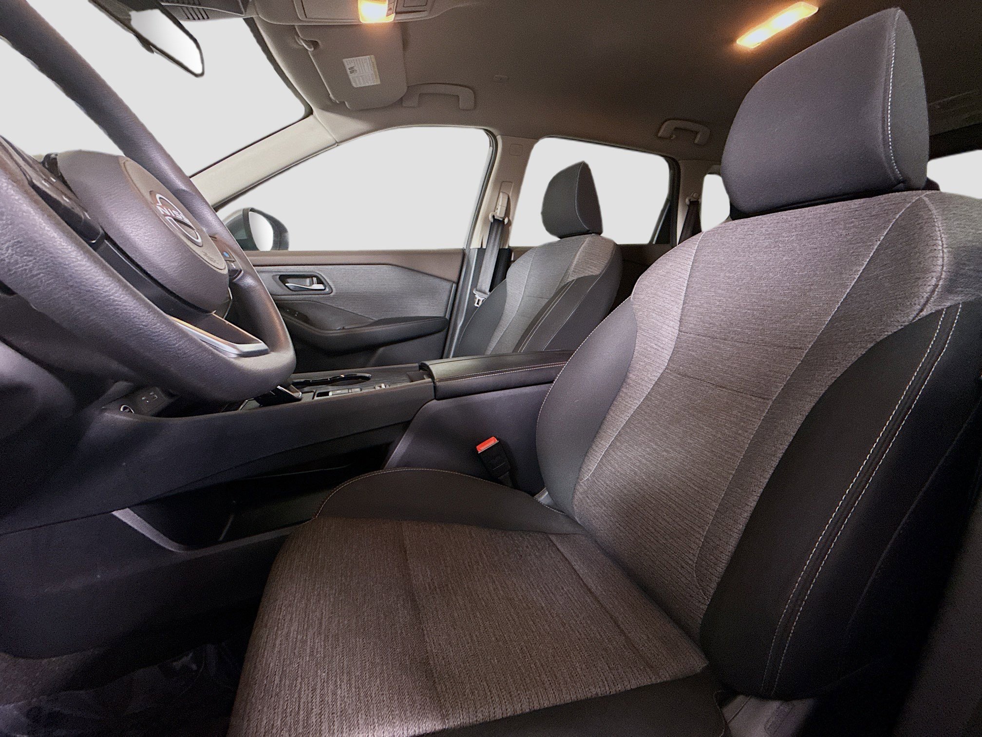 Used 2023 Nissan Rogue SV image 17