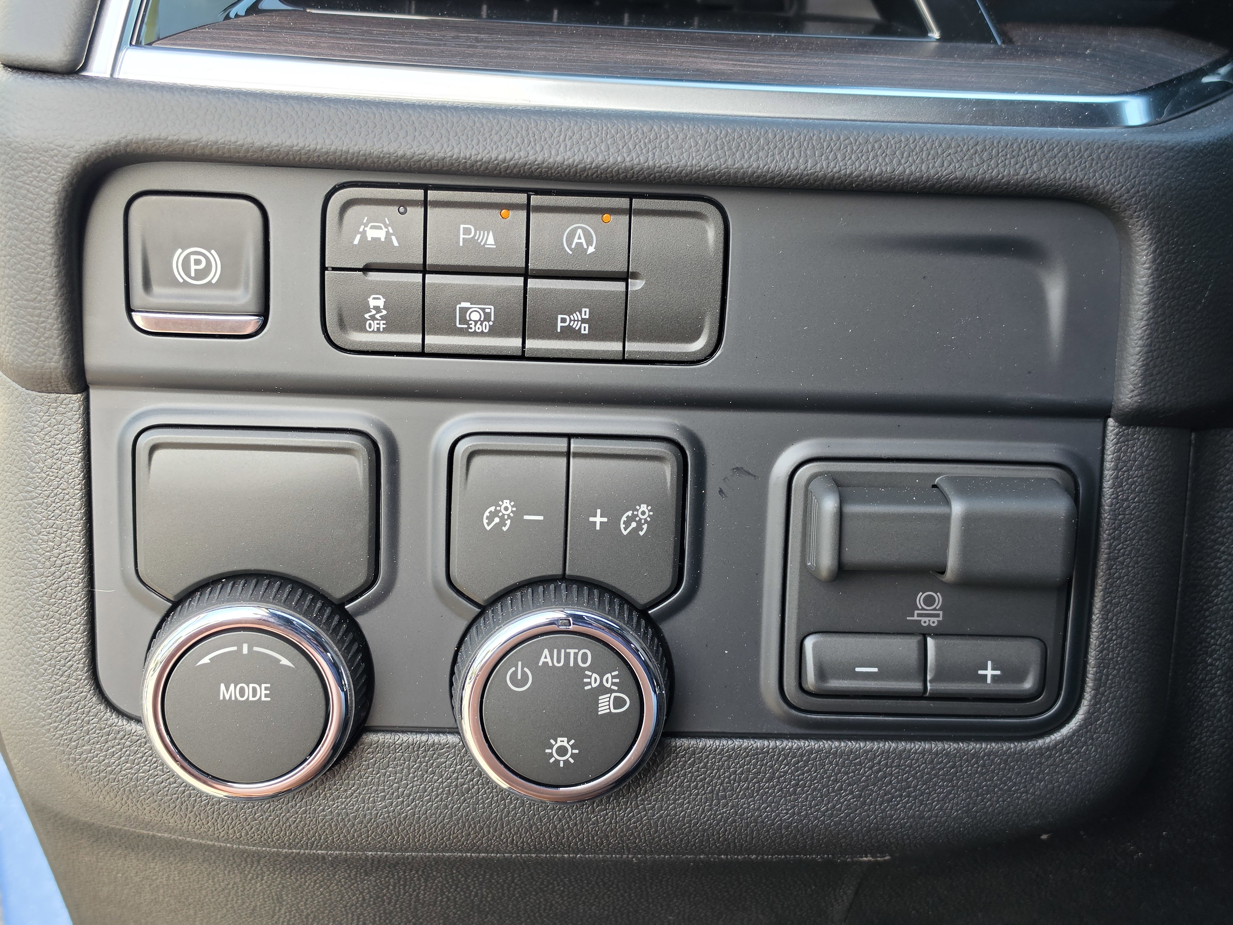 New 2026 Chevrolet Suburban LS w/ Max Trailering Package image 31