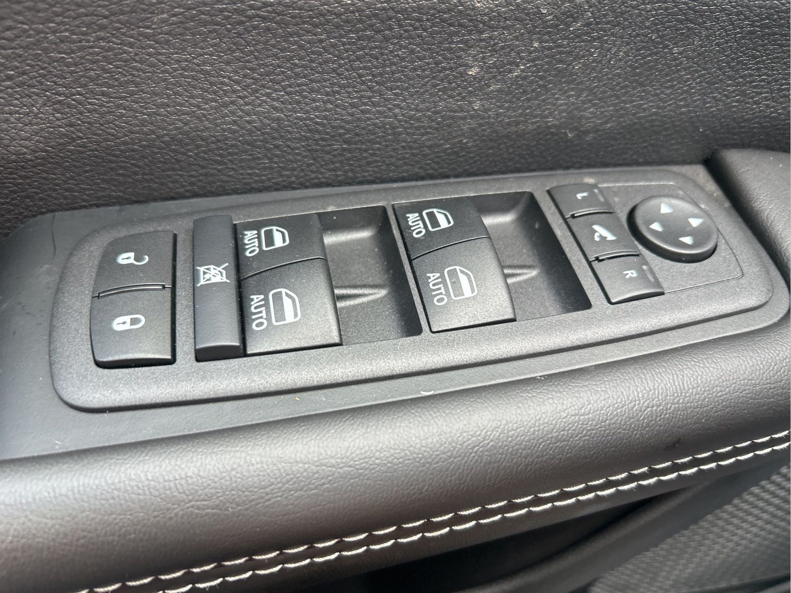 New 2026 Chrysler Pacifica Limited FWD image 24