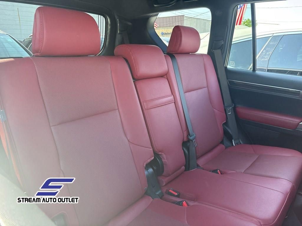 Used 2023 Lexus GX 460 Premium w/ Premium Package image 10