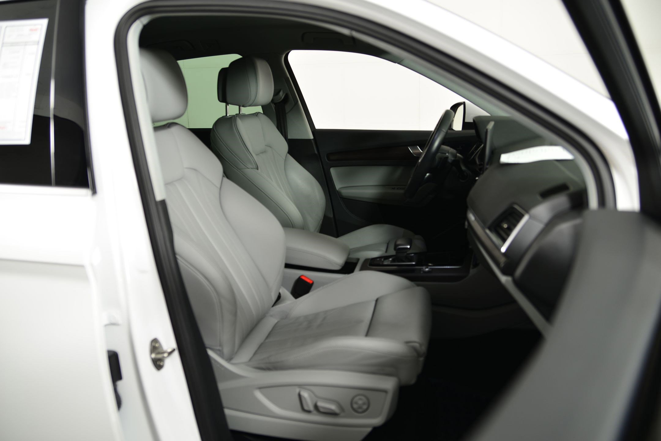 Certified 2022 Audi Q5 e Premium w/ Convenience Package image 18