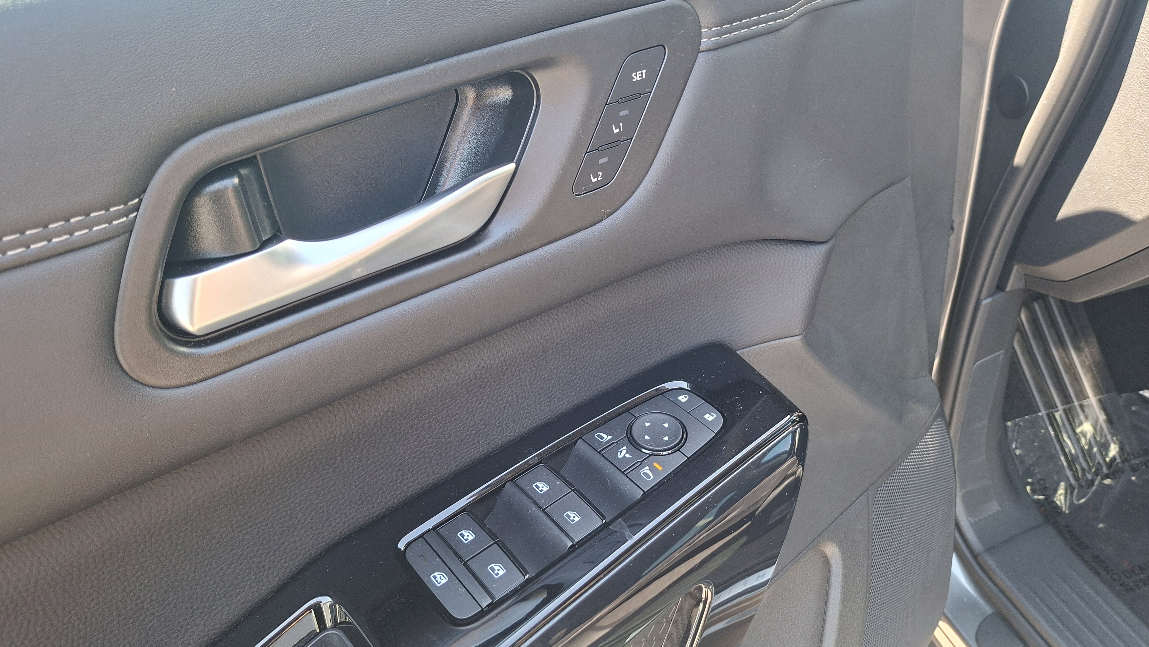 New 2026 Nissan Pathfinder Platinum image 12