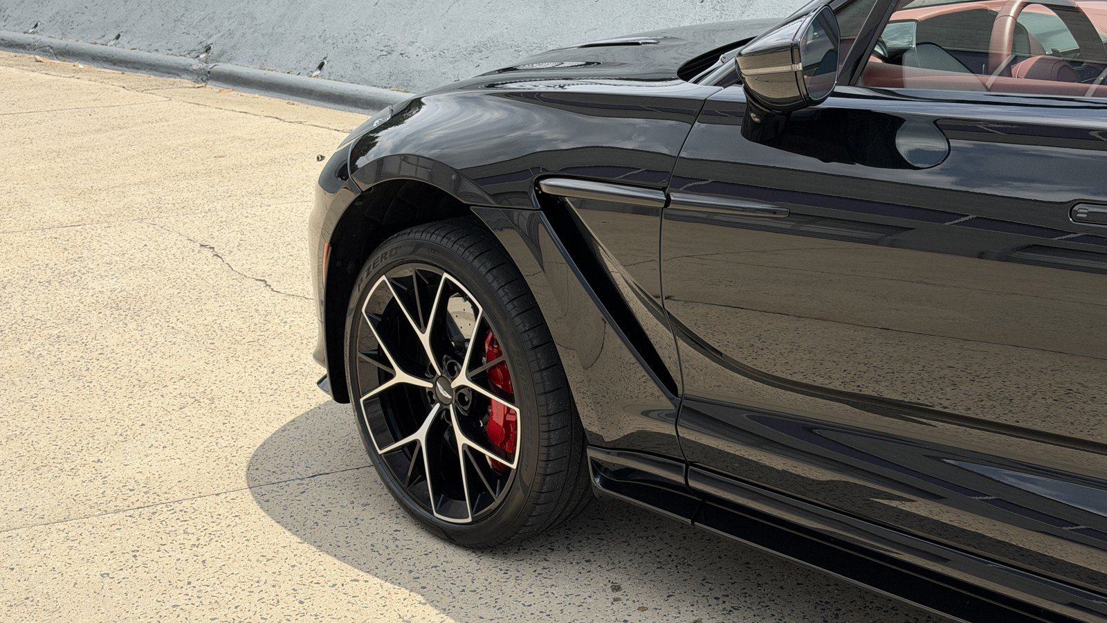 Used 2026 Aston Martin DBX 707 AWD/4WD image 9