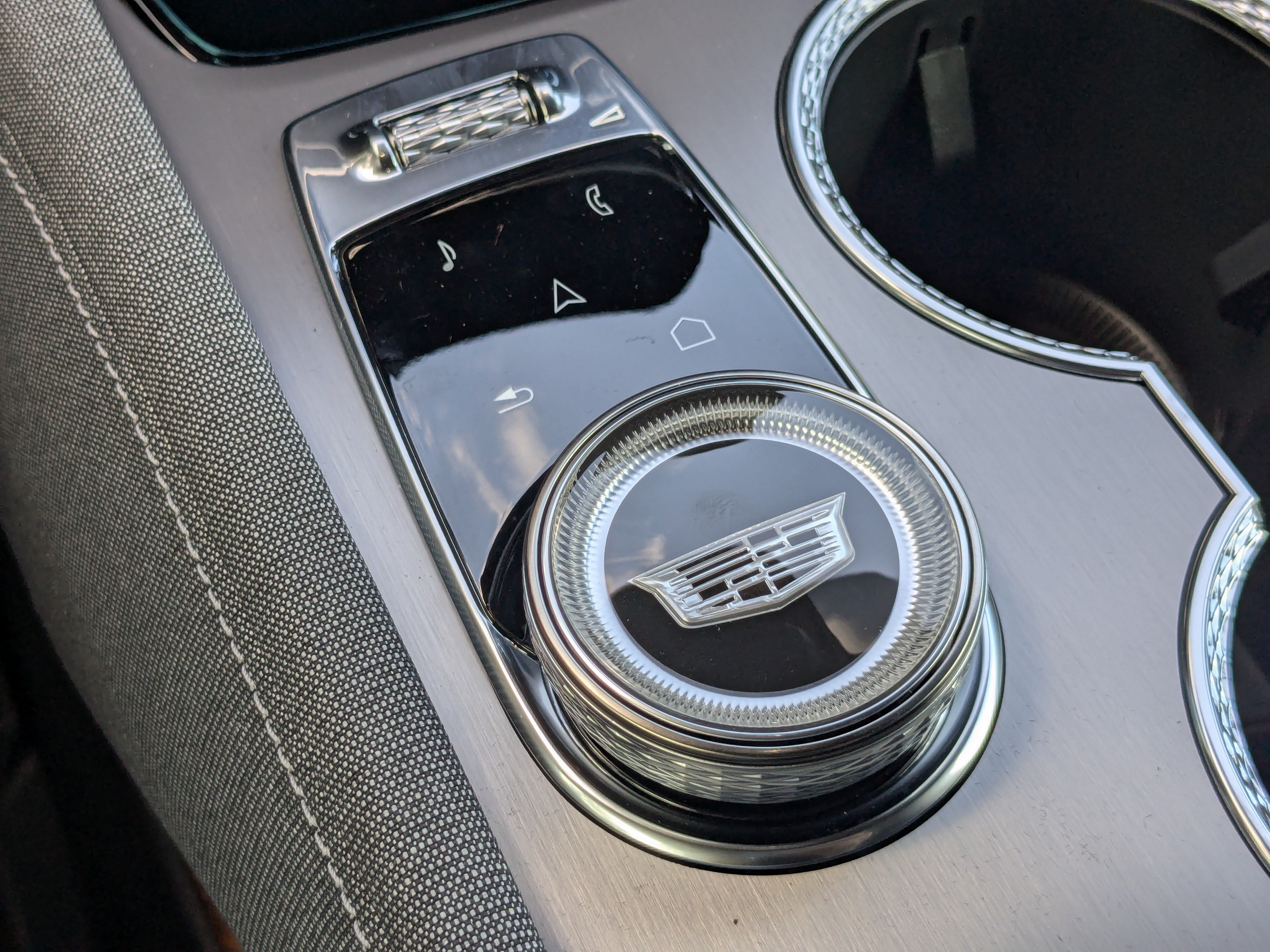 New 2026 Cadillac Vistiq Premium Luxury w/ LPO, Floor Liner Package AWD/4WD image 37