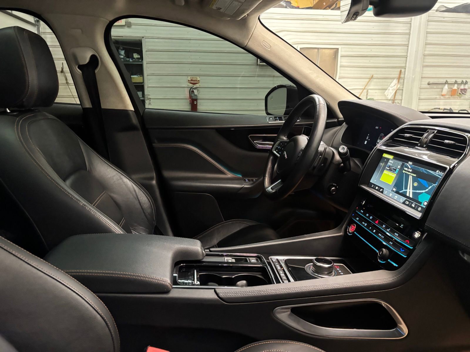 Used 2020 Jaguar F-PACE Prestige image 28