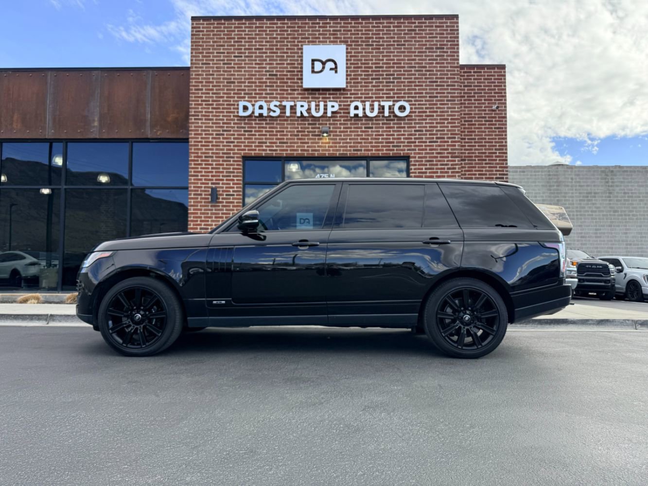 Used 2020 Land Rover Range Rover Long Wheelbase HSE image 4