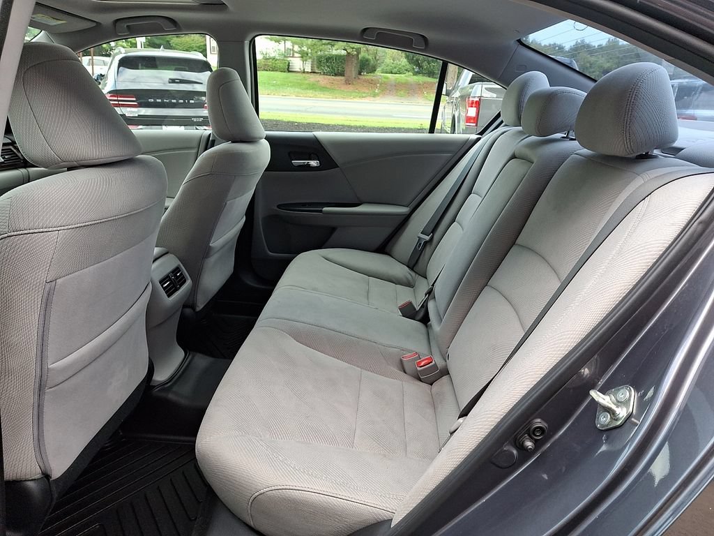 Used 2017 Honda Accord EX image 10