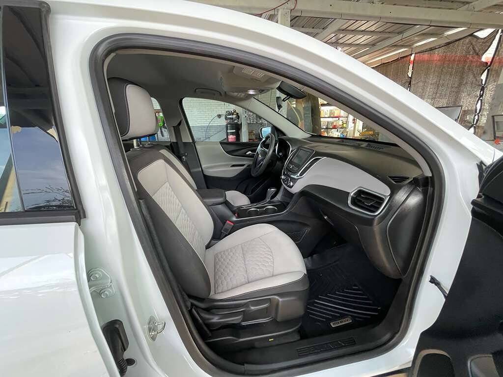 Used 2018 Chevrolet Equinox LS FWD image 17