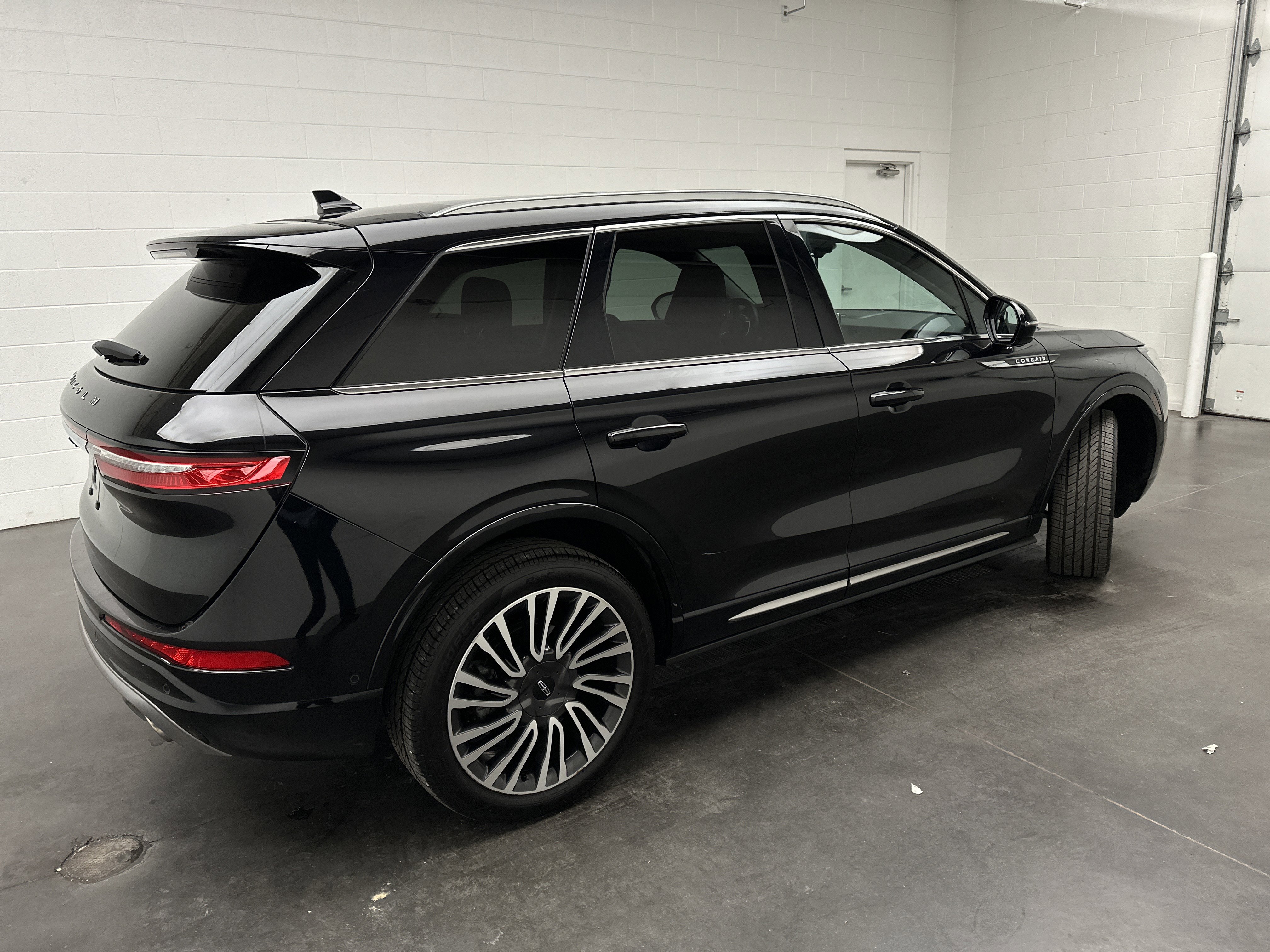 Used 2021 Lincoln Corsair Reserve w/ Equipment Group 201A image 10