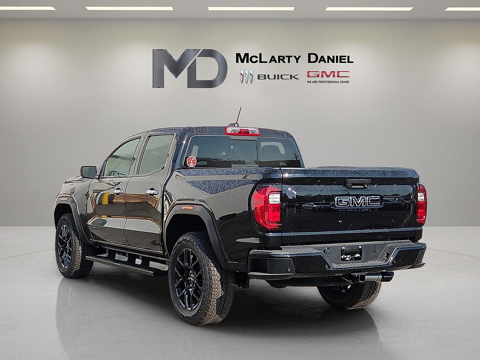 New 2026 GMC Canyon Denali w/ LPO, Denali Black Edition AWD/4WD image 4