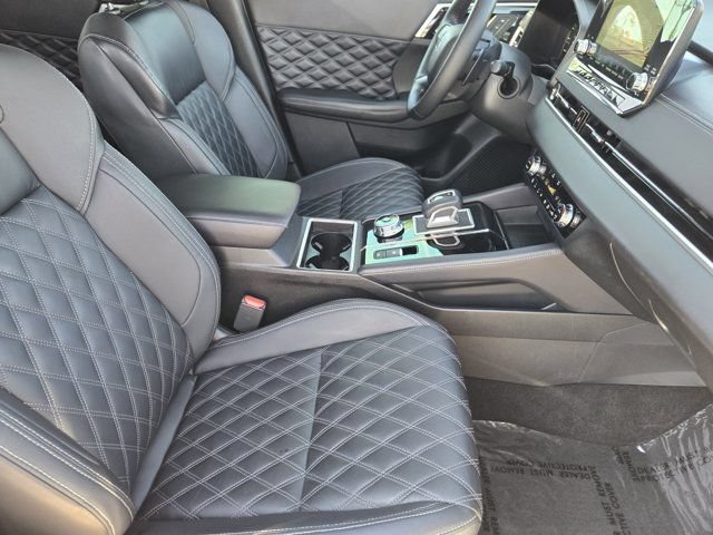 Used 2023 Mitsubishi Outlander SEL AWD/4WD image 13