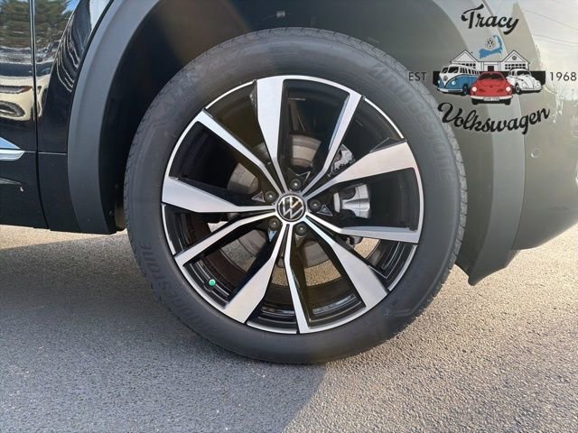 New 2026 Volkswagen Atlas Cross Sport SEL Premium R-Line image 9