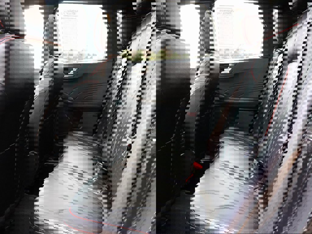 Used 2025 Ford Escape ST-Line Elite w/ Premium Technology Package image 19