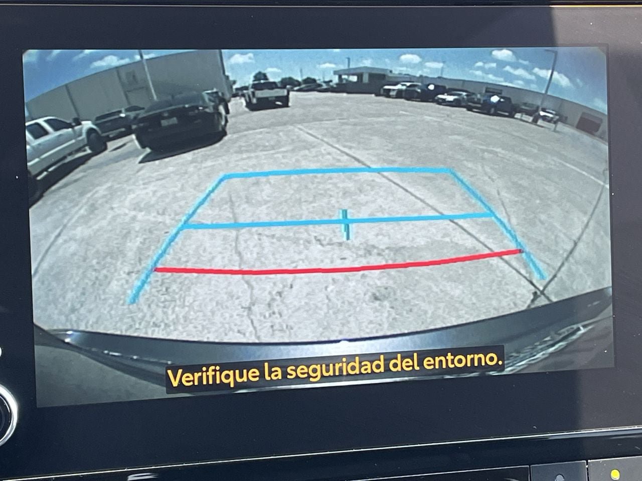 Used 2025 Toyota Highlander XLE AWD/4WD image 16