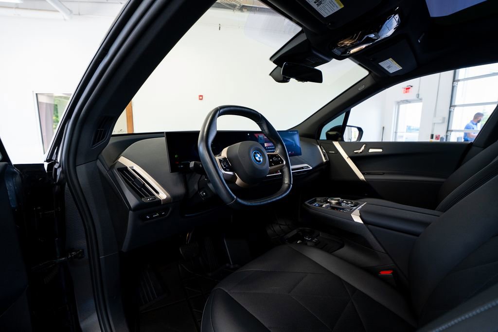 Used 2023 BMW iX xDrive50 w/ Convenience Package AWD/4WD image 27