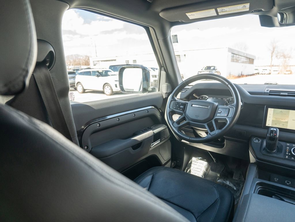 Used 2023 Land Rover Defender 110 X-Dynamic SE image 19
