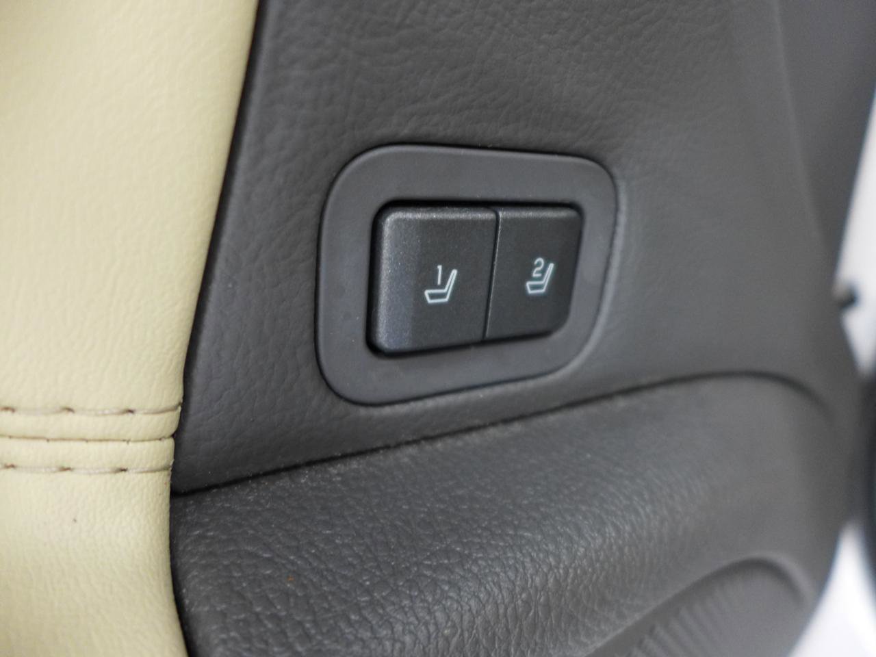 Used 2011 Lincoln MKZ FWD image 60