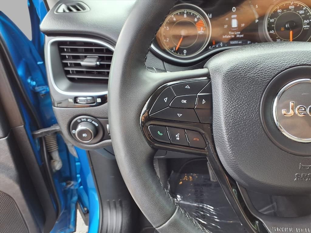 Certified 2023 Jeep Cherokee Altitude Lux image 12