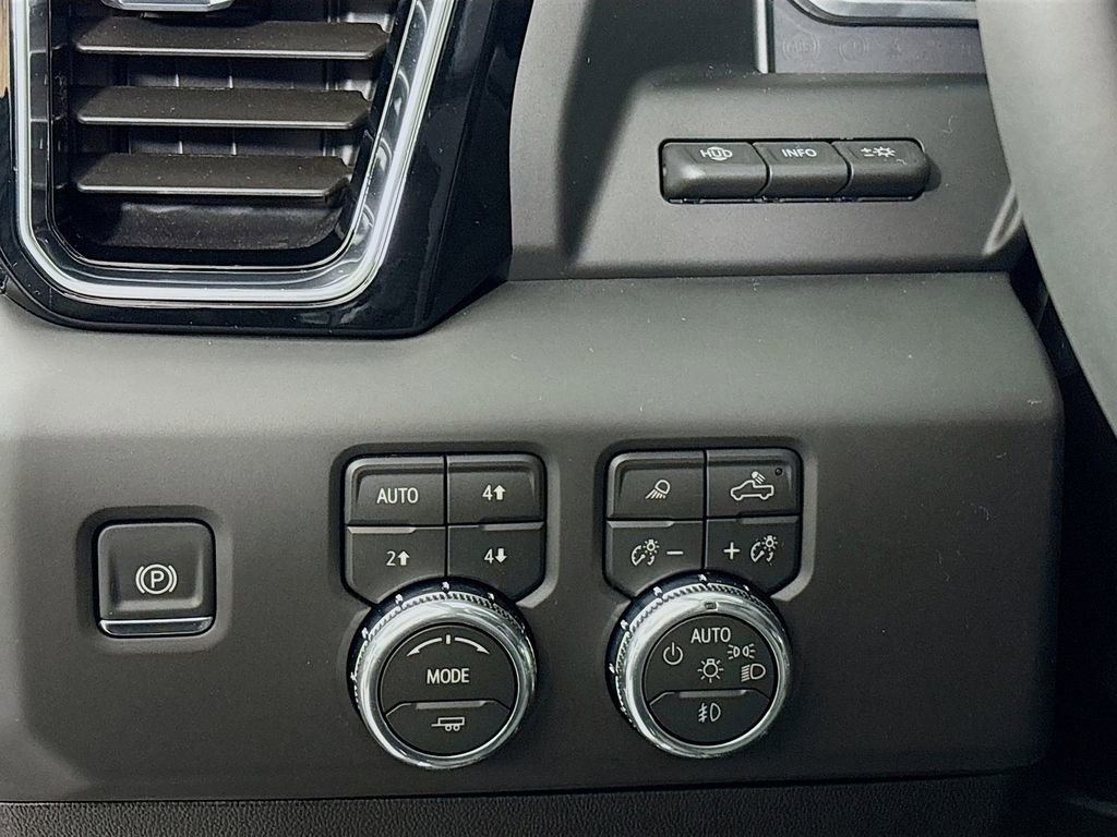 New 2026 GMC Sierra 3500 Denali w/ Denali Reserve Package image 10