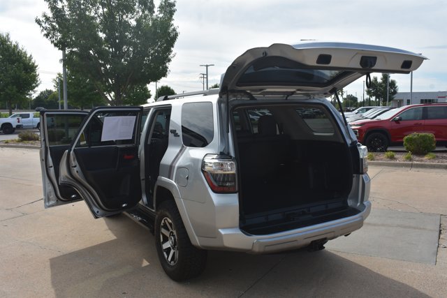 Used 2021 Toyota 4Runner TRD Off-Road Premium AWD/4WD image 16