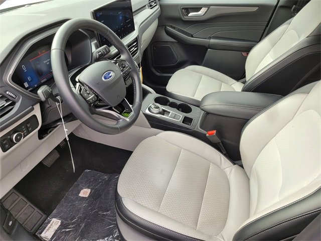 New 2025 Ford Escape SE image 11