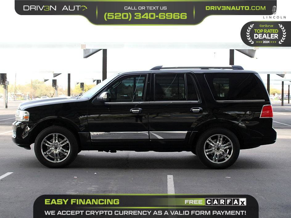 Used 2011 Lincoln Navigator image 4