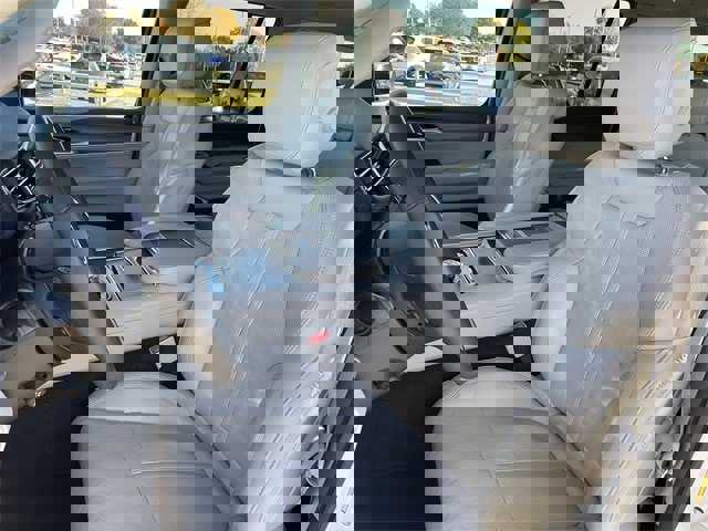 Used 2024 Jeep Wagoneer L Series II w/ Flexible Seating Group image 21