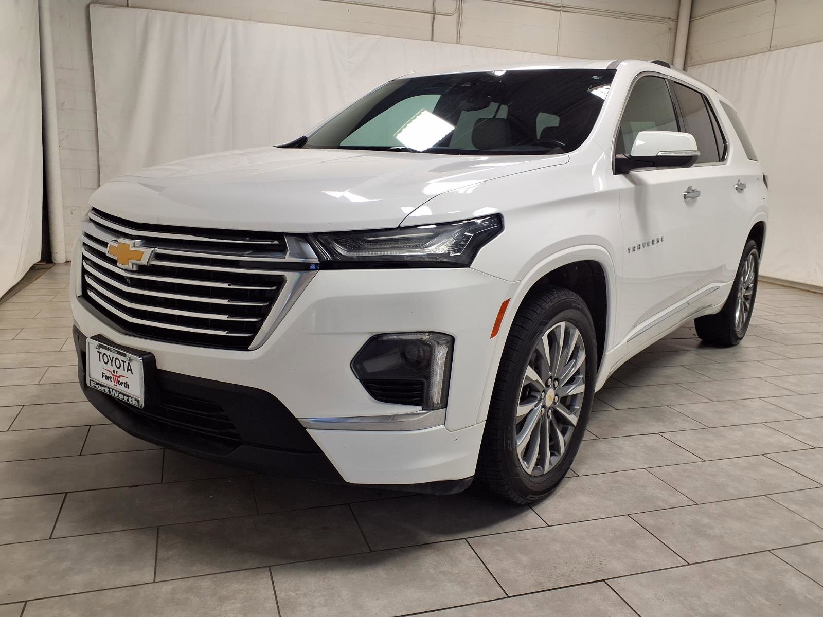 Used 2022 Chevrolet Traverse Premier w/ LPO, Floor Liner Package FWD image 3