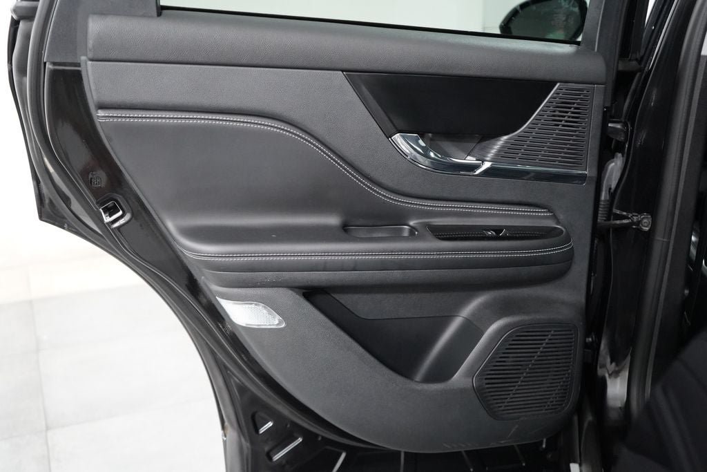 Used 2020 Lincoln Corsair AWD image 31