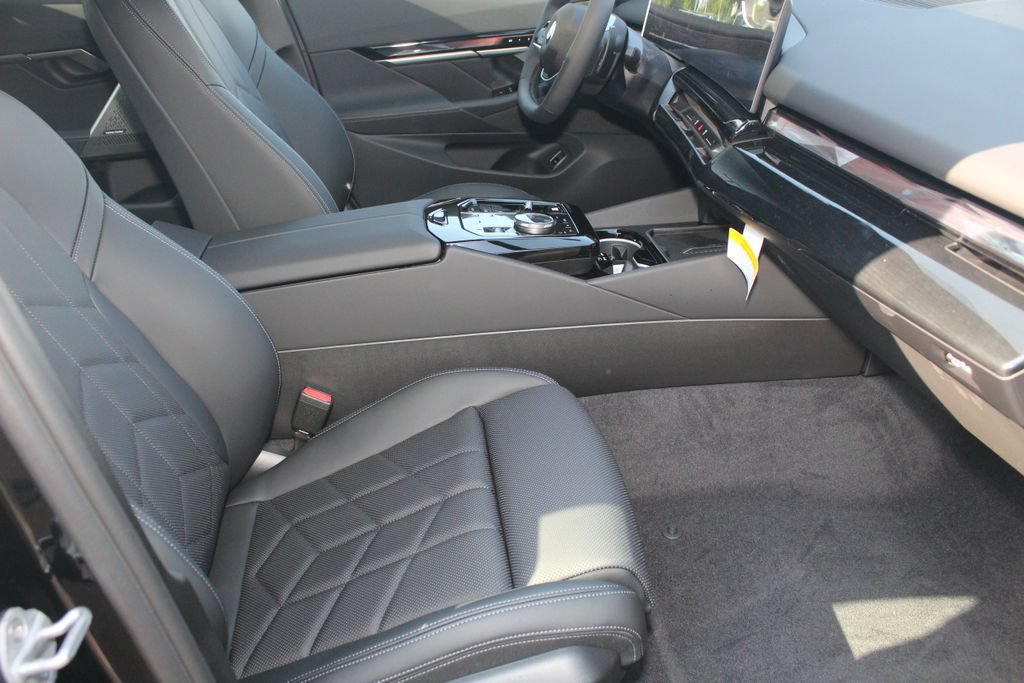 New 2027 BMW 530i xDrive w/ Premium Package AWD/4WD image 24