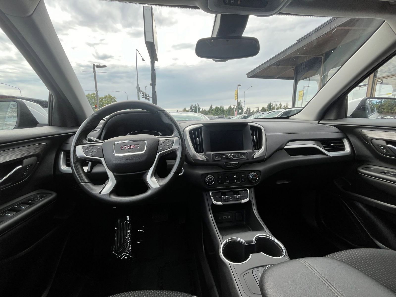 Used 2024 GMC Terrain SLE image 36