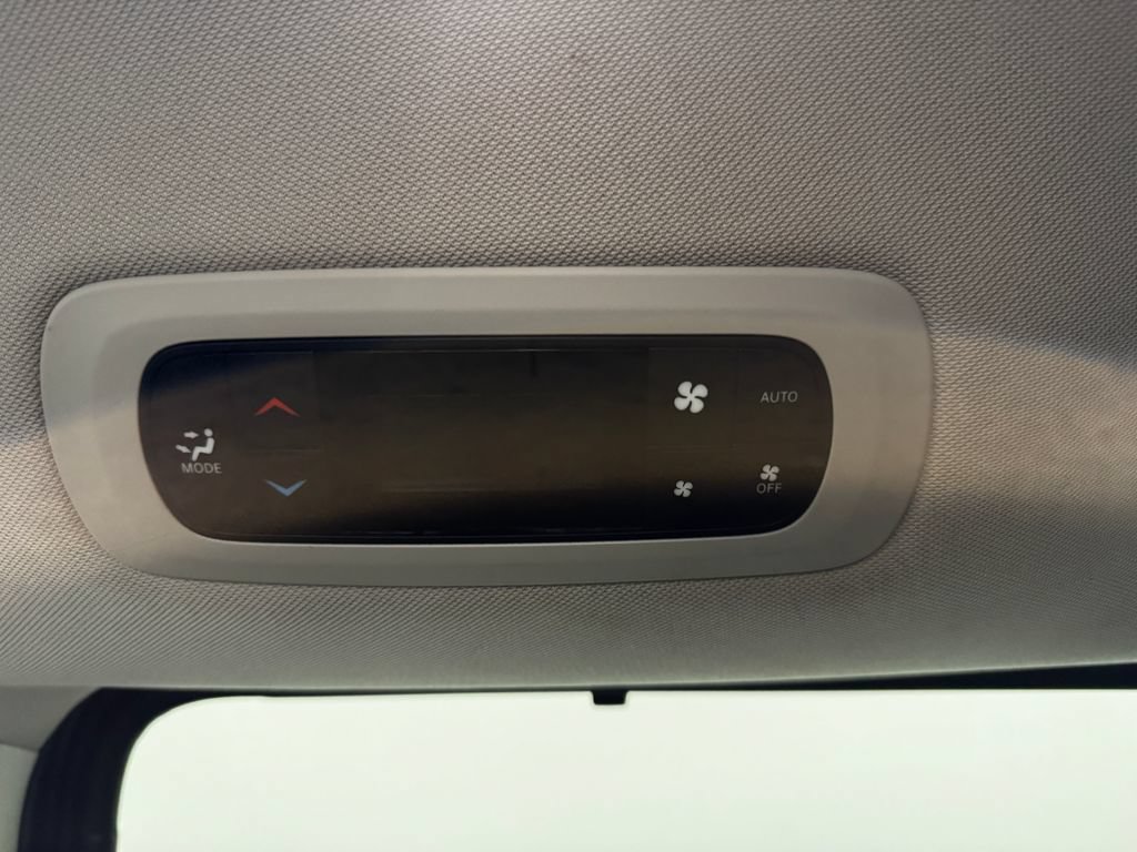Used 2020 Chrysler Pacifica Touring w/ Advanced Safetytec Group FWD image 40