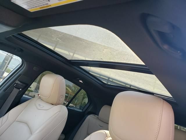 Used 2024 Cadillac XT4 Luxury w/ Cold Weather Package AWD/4WD image 18