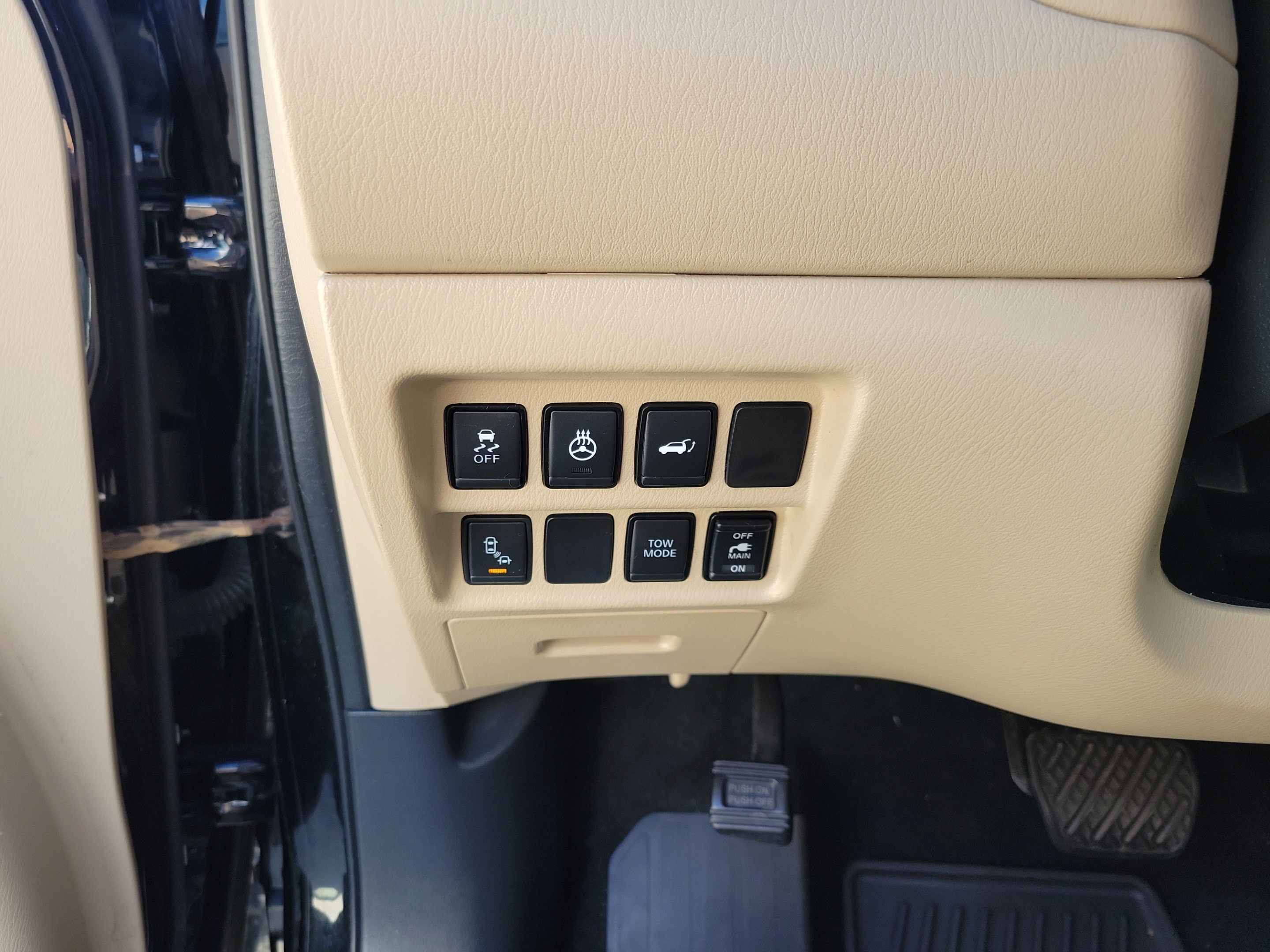 Used 2018 Nissan Pathfinder SL FWD image 11