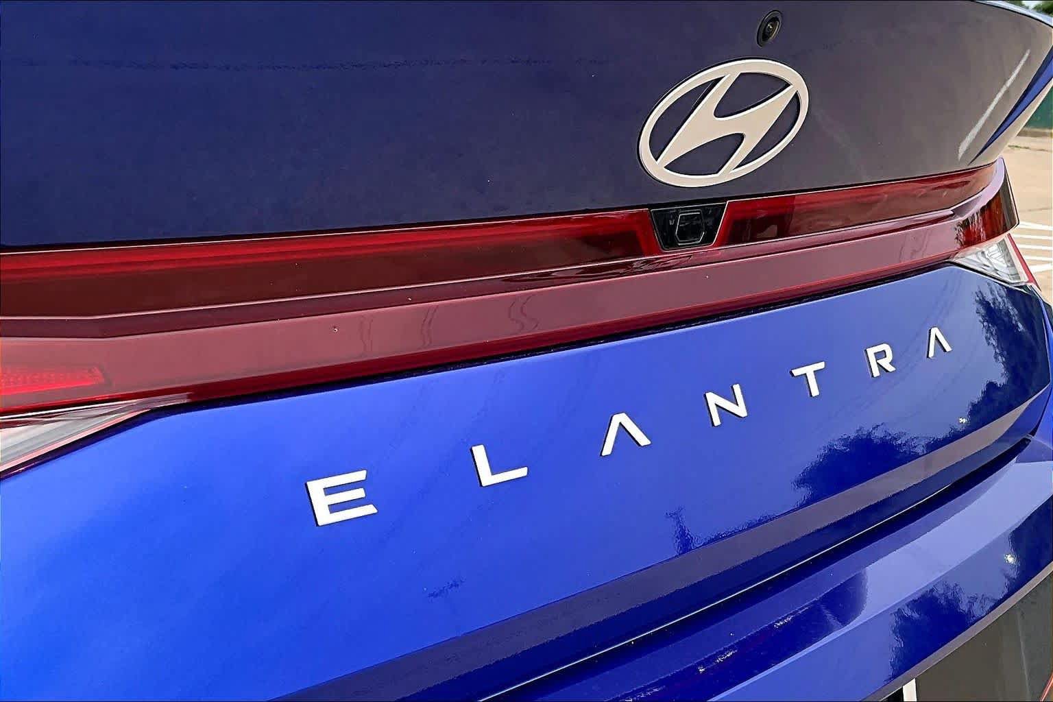 Certified 2024 Hyundai Elantra SEL FWD image 30