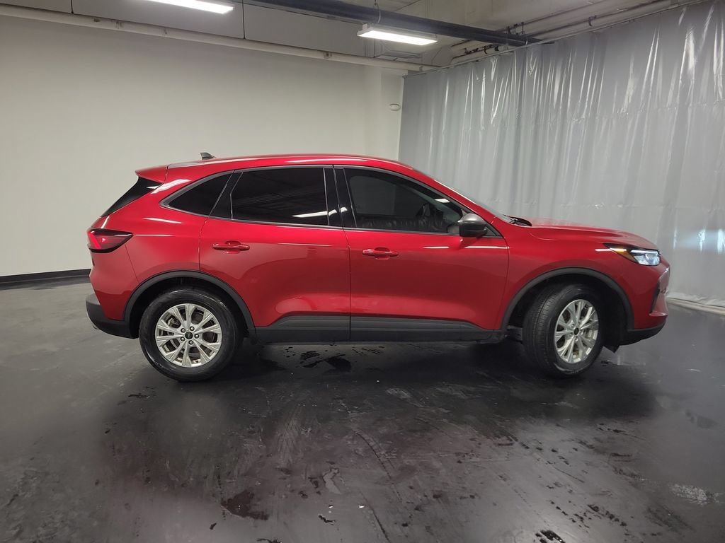 Used 2025 Ford Escape Active w/ Tech Pack #1 FWD image 9