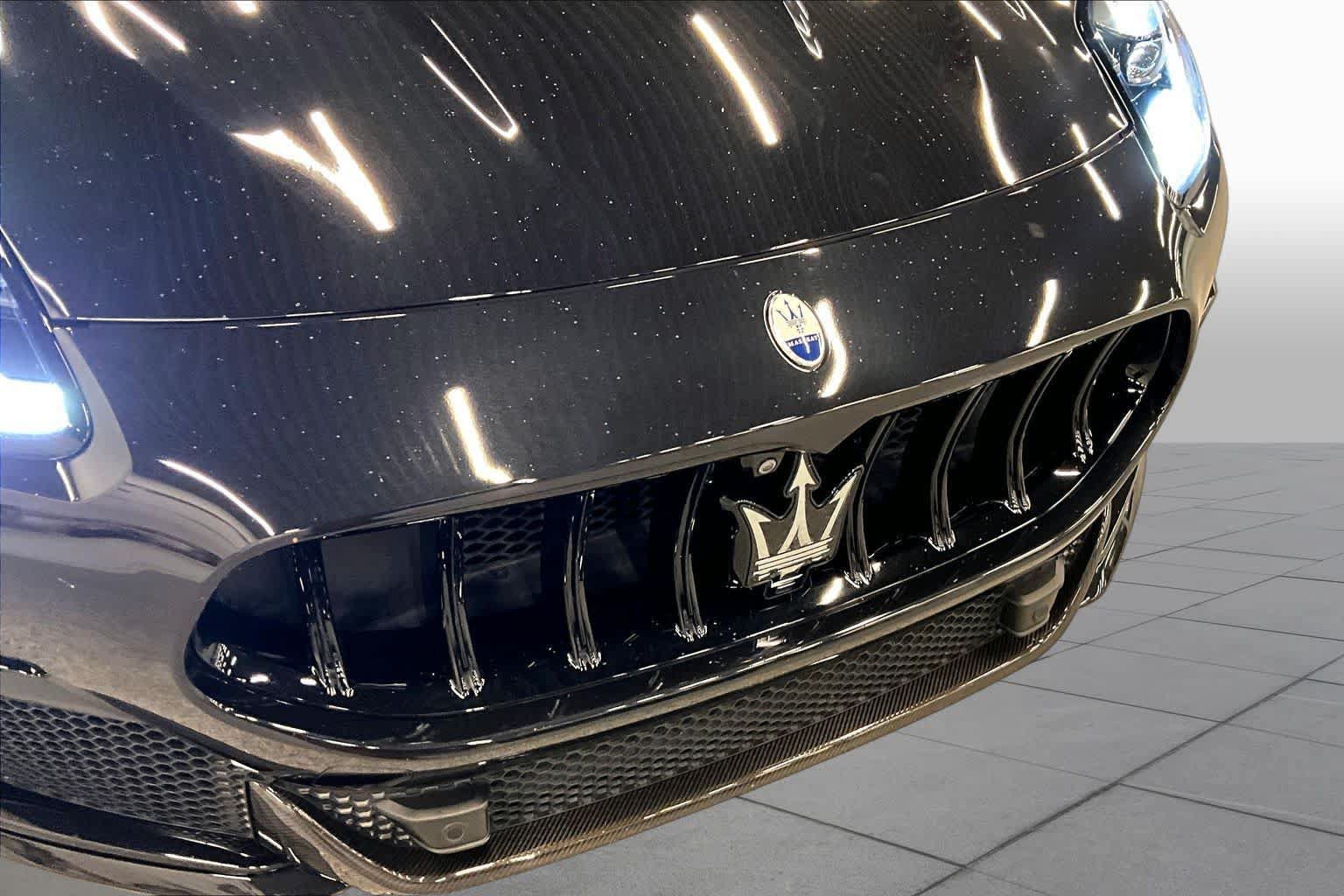 Used 2023 Maserati Grecale Trofeo AWD/4WD image 34