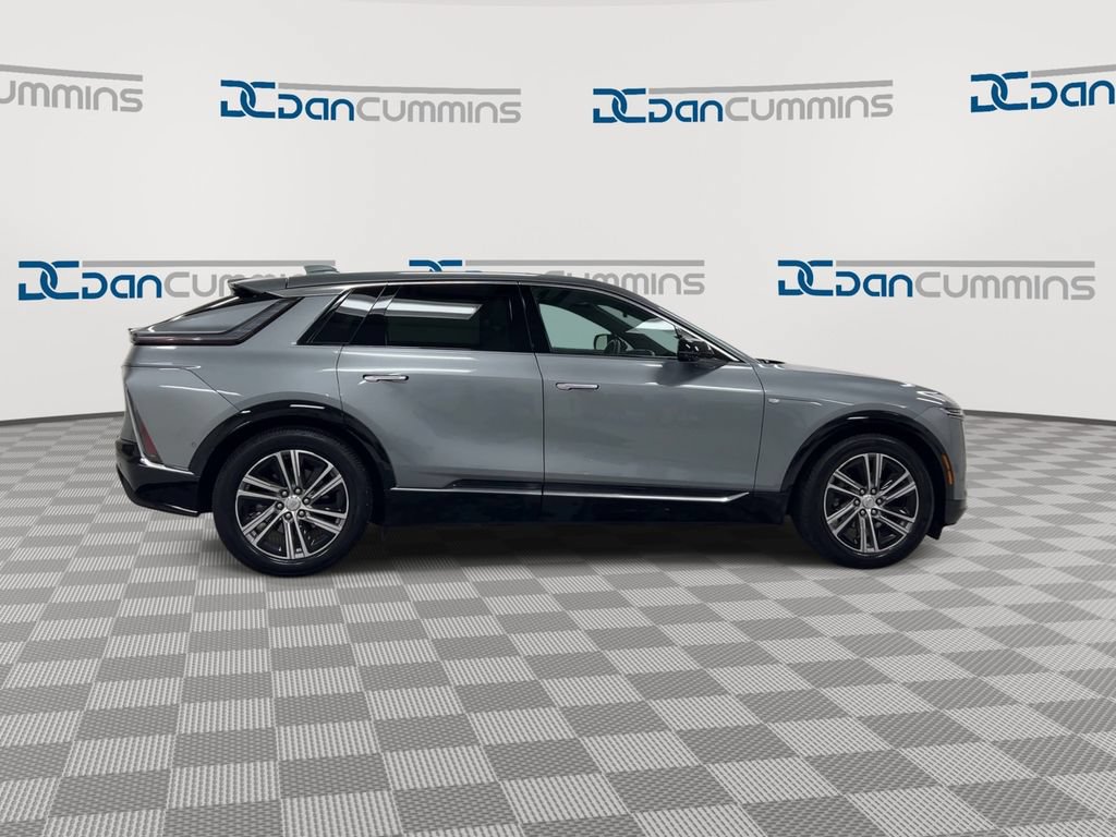 Used 2024 Cadillac Lyriq Luxury w/ LPO, Floor Liner Package RWD image 9