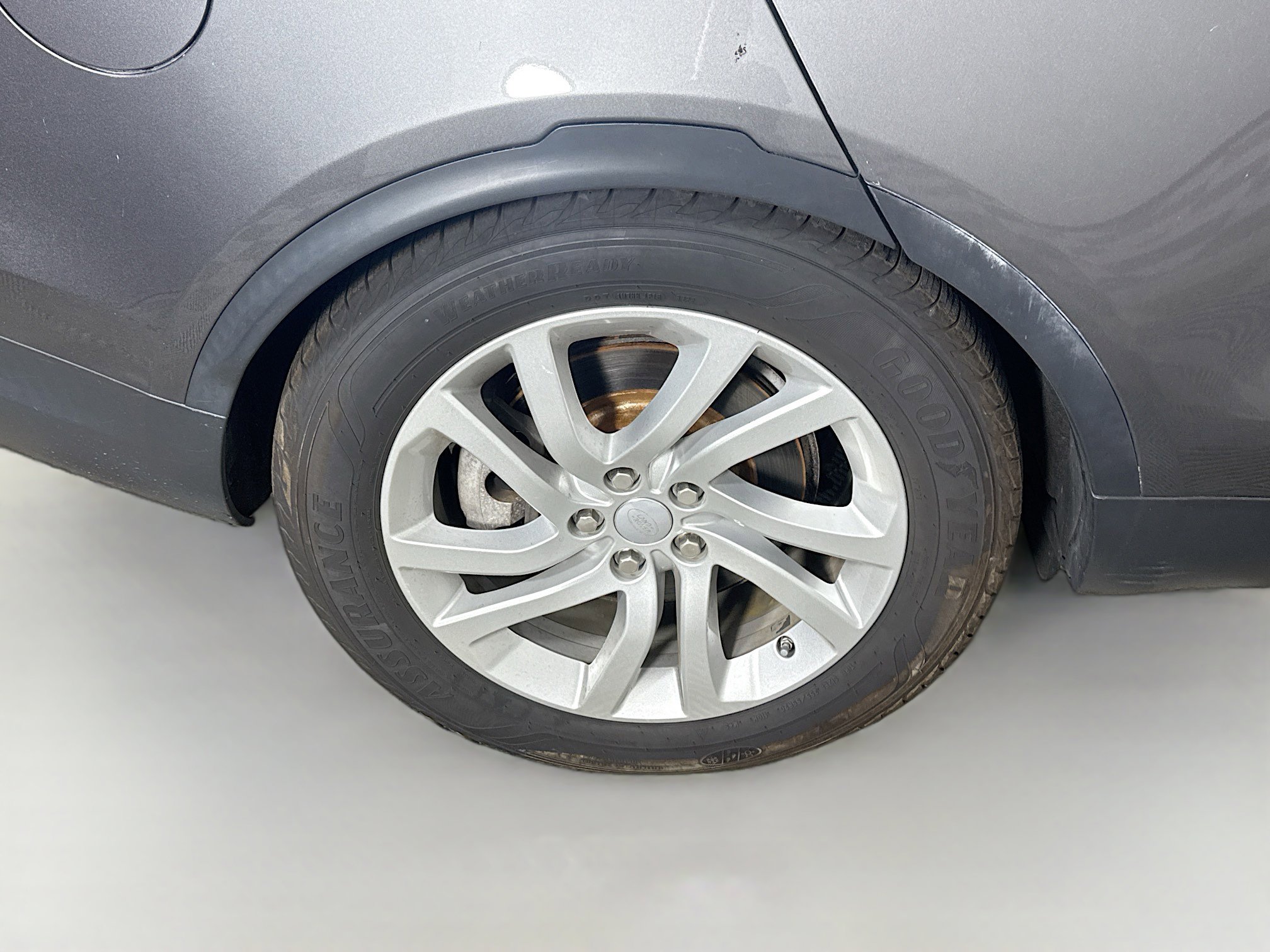 Used 2018 Land Rover Discovery HSE image 33