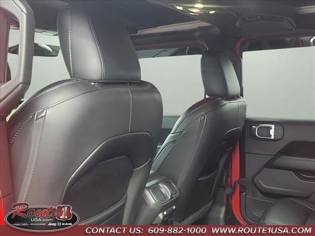 Used 2022 Jeep Wrangler Unlimited Sahara AWD/4WD image 11