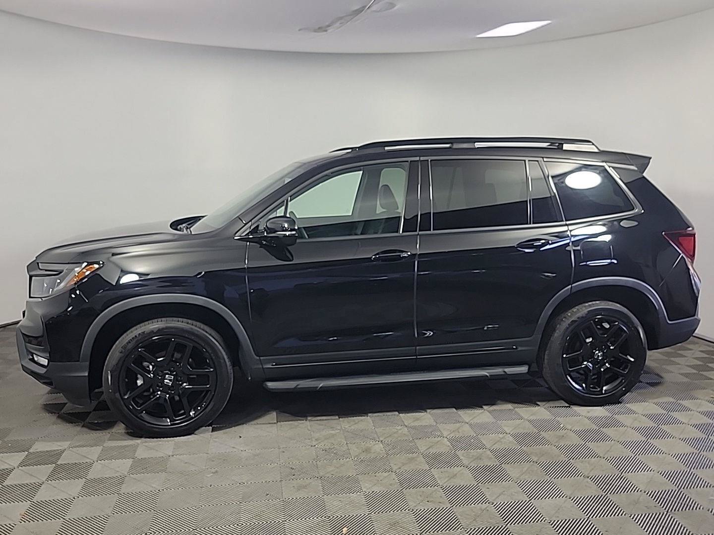 Certified 2024 Honda Passport Black Edition image 11