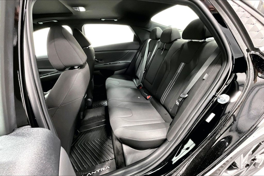 New 2026 Hyundai Elantra SEL Sport FWD image 17